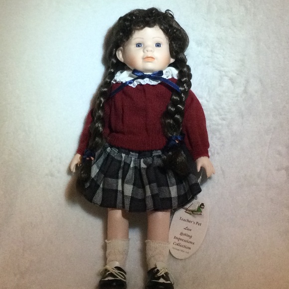 Vintage Hermitage Mint Collectible Porcelian Doll, Lisa, teachers pet” - Picture 3 of 11